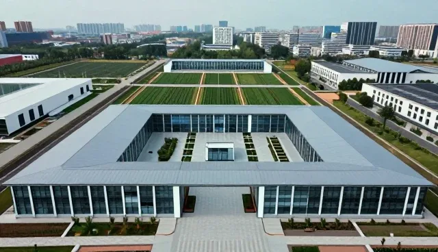 办公空间装修选型中的关键考量因素