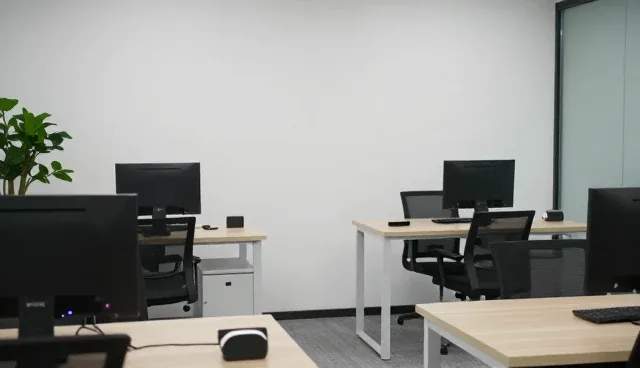 办公空间装修中系统稳定性如何成为选型关键